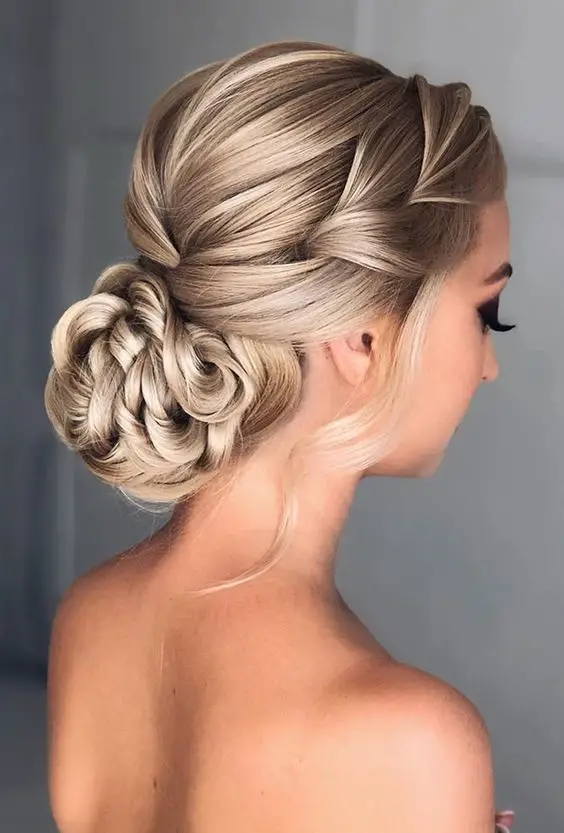 Wedding Autumn Hairstyles 25 Ideas: A Detailed Guide for the 2024 Bride and Her Bridesmaids