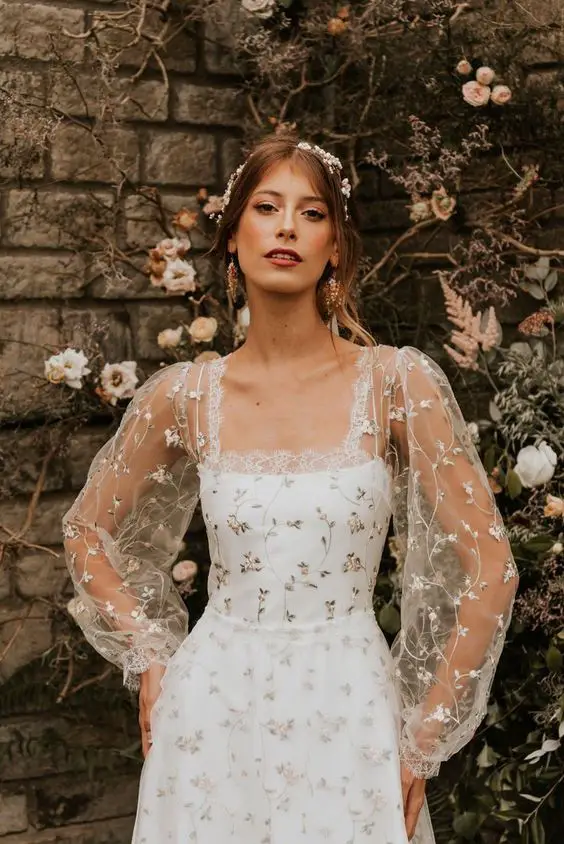 Elegant Simplicity: Autumn Wedding Dresses for a Timeless Look 25 Ideas