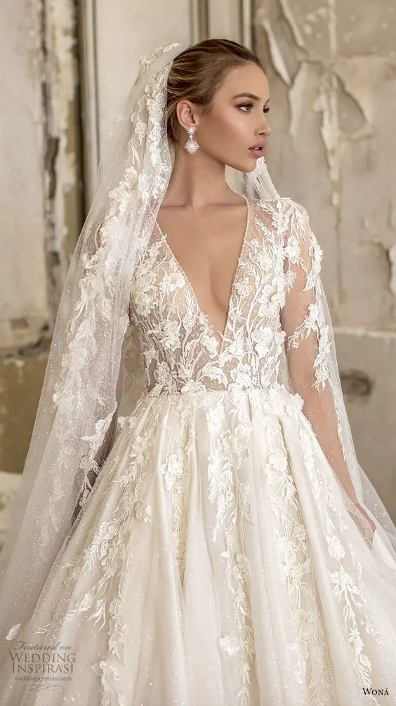 Stunning Fall Wedding Dresses with V-Neck Designs 22 Ideas