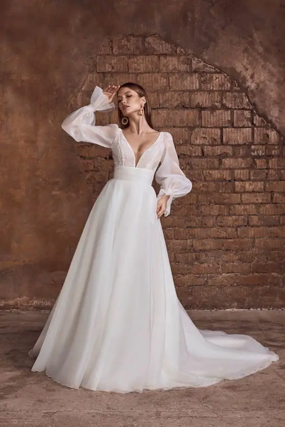 Autumn Wedding Dresses 2024 25 Ideas: A Detailed Style Guide for the Modern Bride