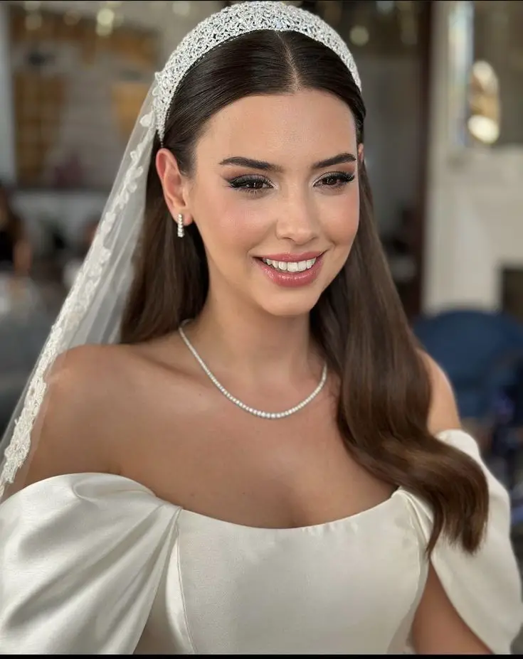 Stunning Wedding Hair 24 Ideas for October 2024: Elegant Styles for Every Bride