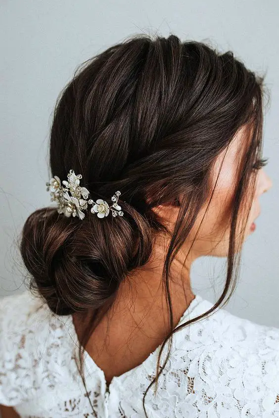 Wedding Autumn Hairstyles 25 Ideas: A Detailed Guide for the 2024 Bride and Her Bridesmaids