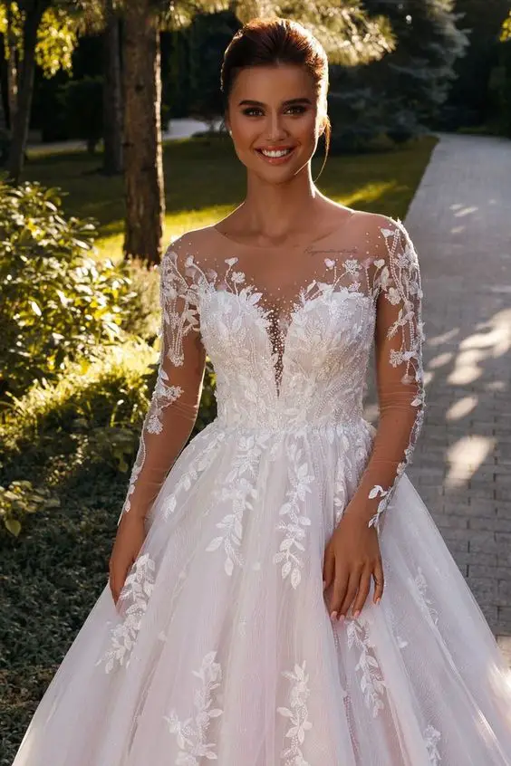 Stunning Fall Wedding Dresses with V-Neck Designs 22 Ideas