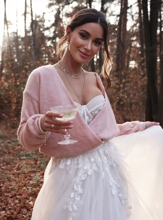 Autumn Wedding Dress Cover-Ups 22 Ideas: Embracing Elegance and Warmth