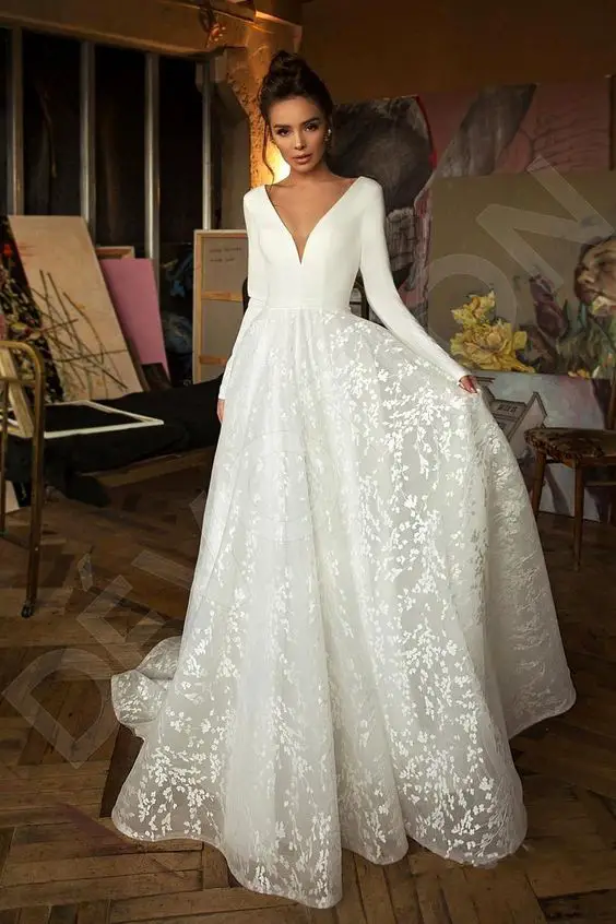 Stunning Fall Wedding Dresses with V-Neck Designs 22 Ideas