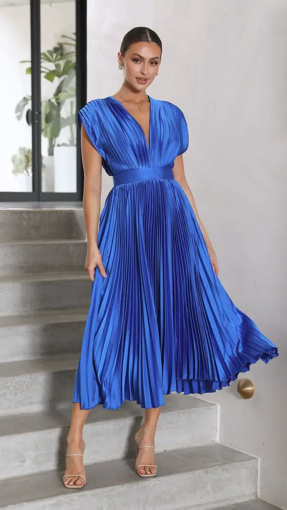 Autumn Wedding Guest Dress 22 Ideas: Blue Elegance