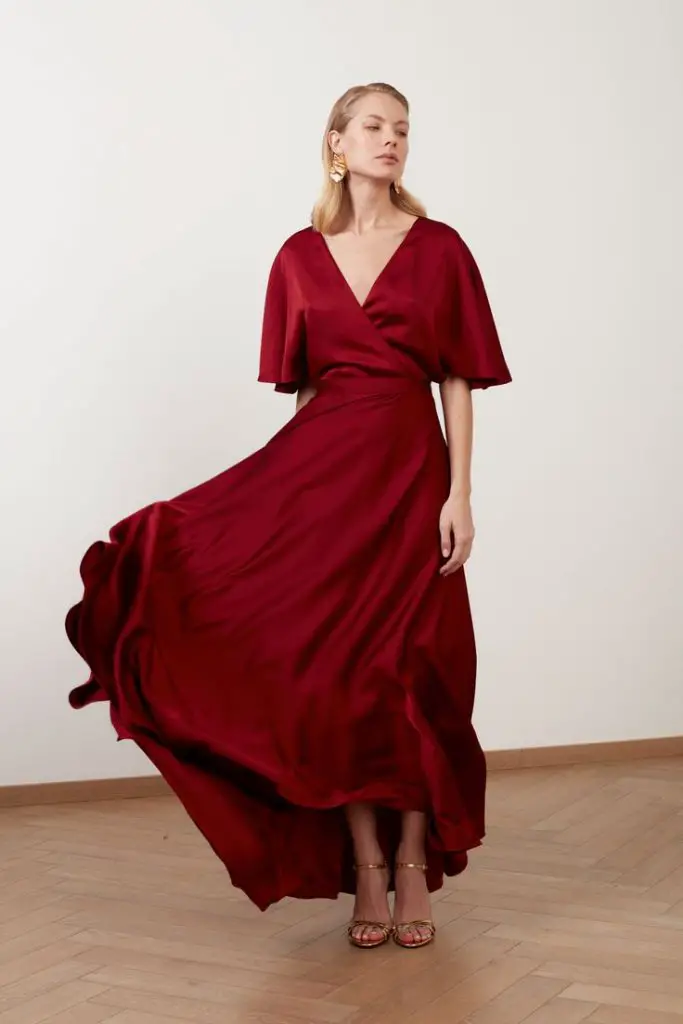 Fall Wedding Guest Dress in Burgundy 23 Ideas: A Timeless Statement