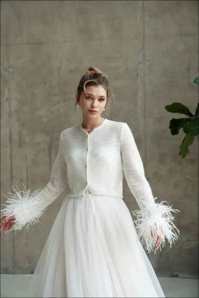 Autumn Wedding Dress Cover-Ups 22 Ideas: Embracing Elegance and Warmth