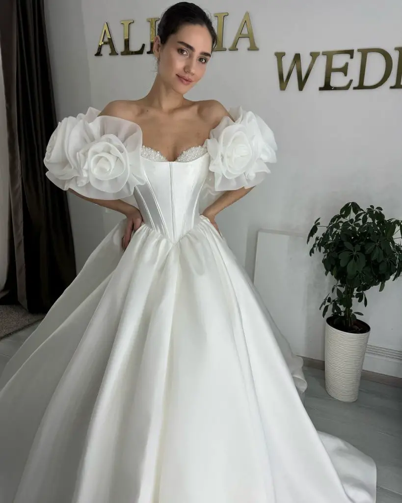 Top Wedding Dresses for Fall 2024 25 Ideas: Trends, Styles, and Inspiration