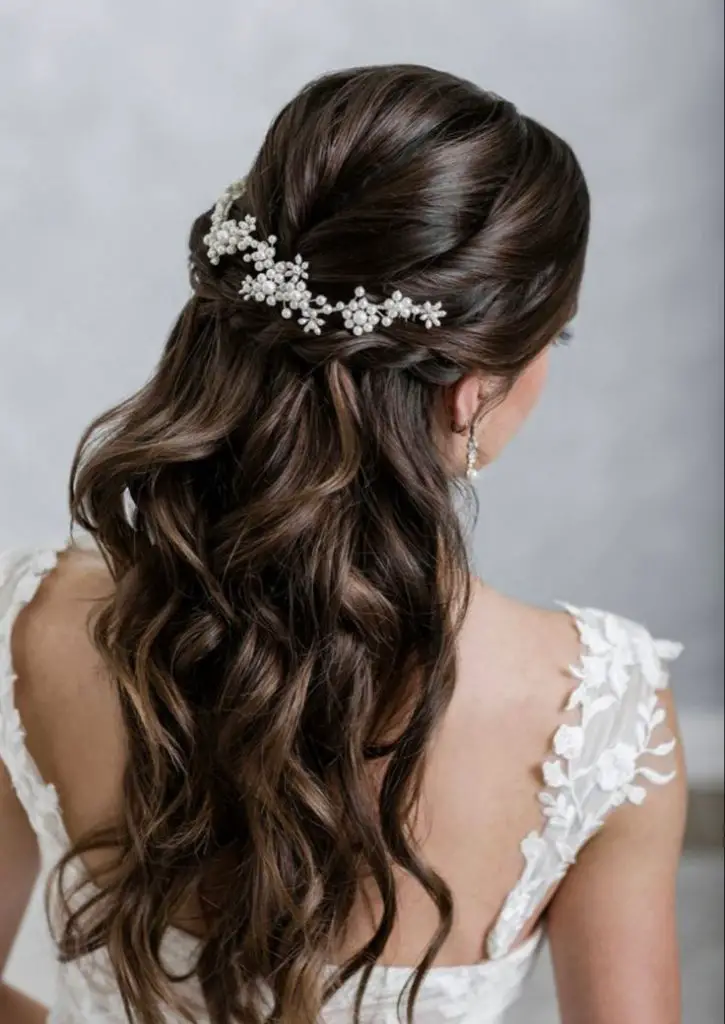 Wedding Autumn Hairstyles 25 Ideas: A Detailed Guide for the 2024 Bride and Her Bridesmaids